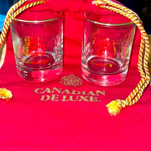 Two Vintage Canadian Club Gold Label 2oz Measuring Shot Glasses & CD Red Bag - Picture 4 of 7